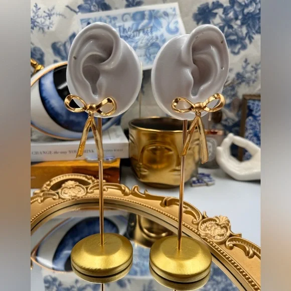 🆕 OSCAR DE LA RENTA 🧿 NWOT Runway Gold Bow Earrings - Picture 8 of 15
